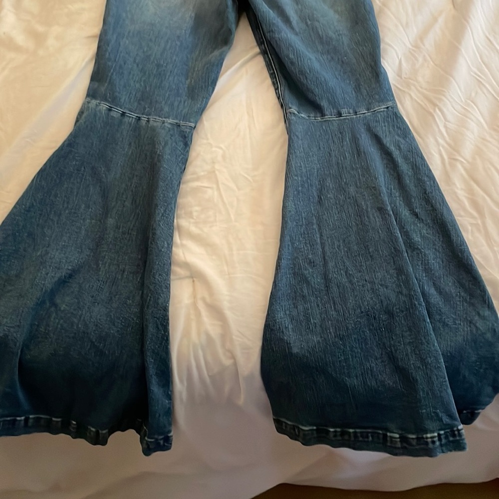 Women’s Wrangler Retro Bell bottoms